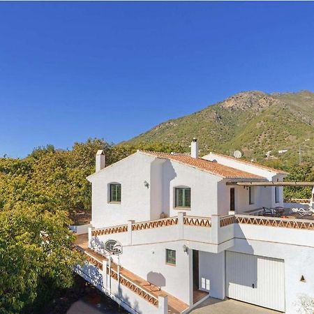 Вилла Cortijo Los Madronos Фрихилиана Экстерьер фото