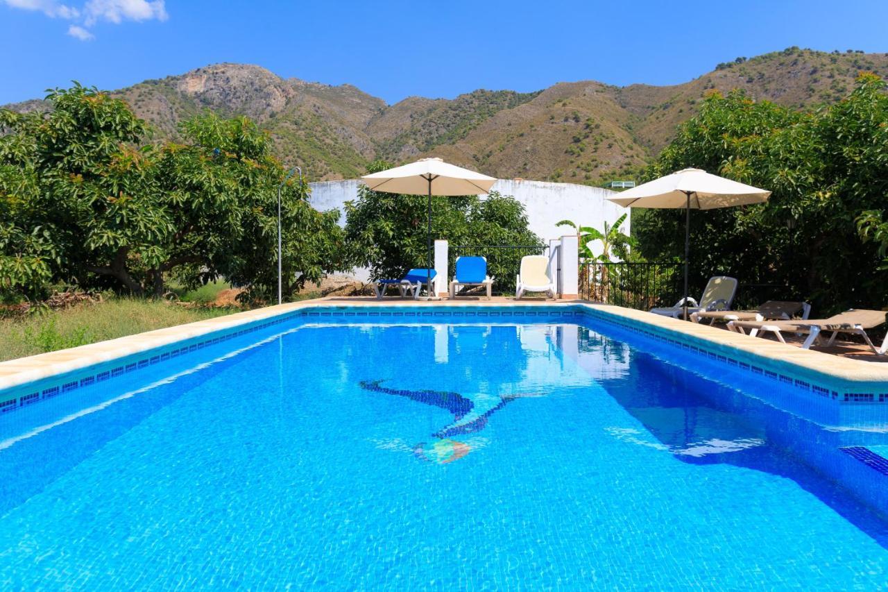 Вилла Cortijo Los Madronos Фрихилиана Экстерьер фото