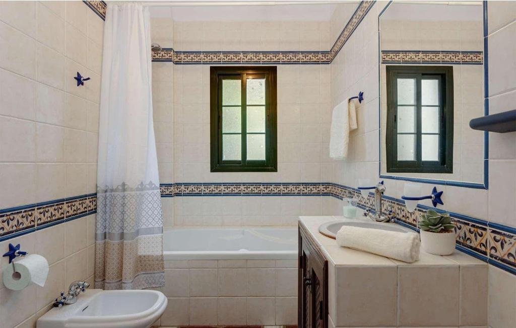 Вилла Cortijo Los Madronos Фрихилиана Экстерьер фото